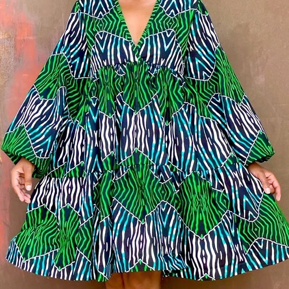 Authentic Designer Dress with pockets - Picture 3 of 3